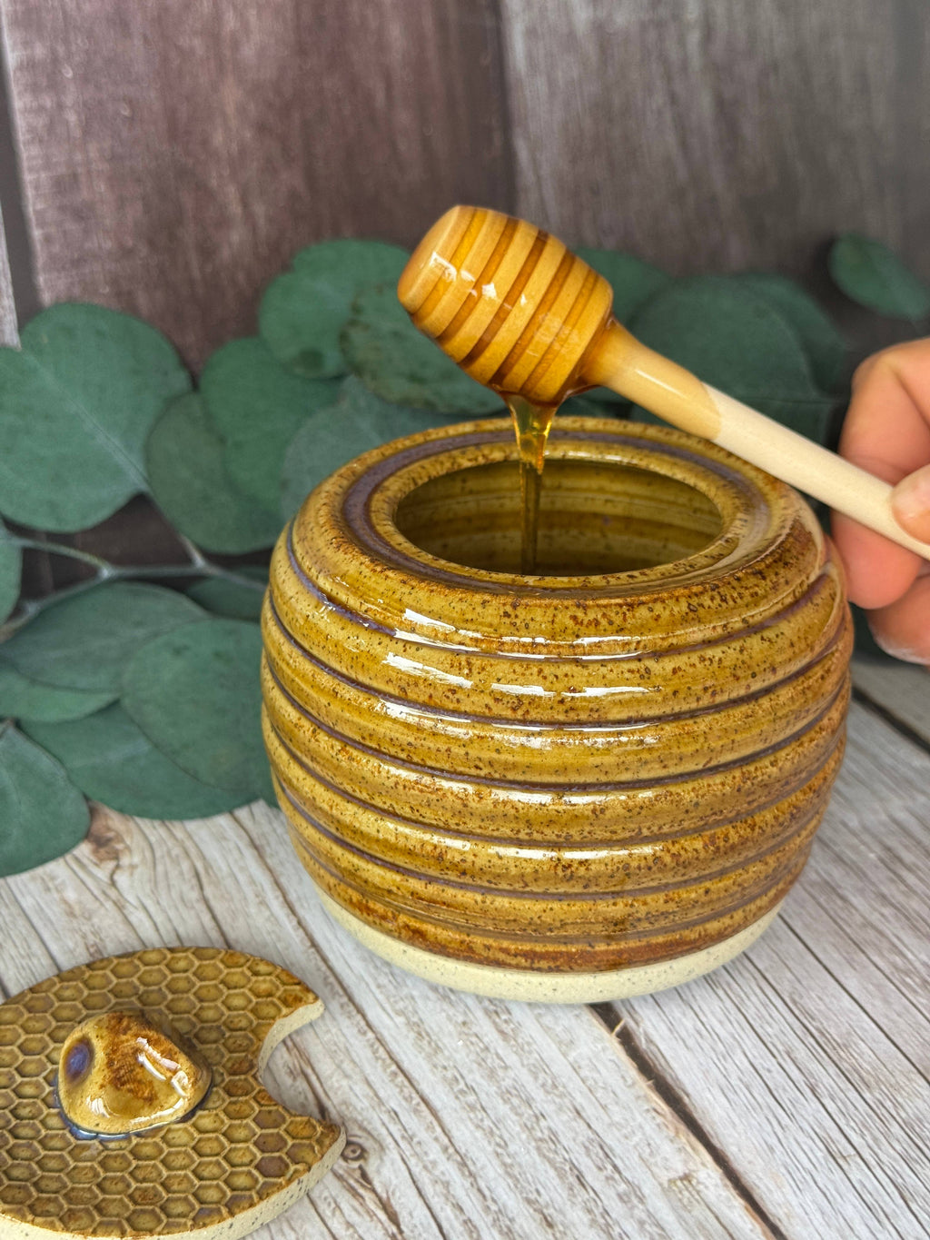 Ceramic Honey Pot: With golden Bee