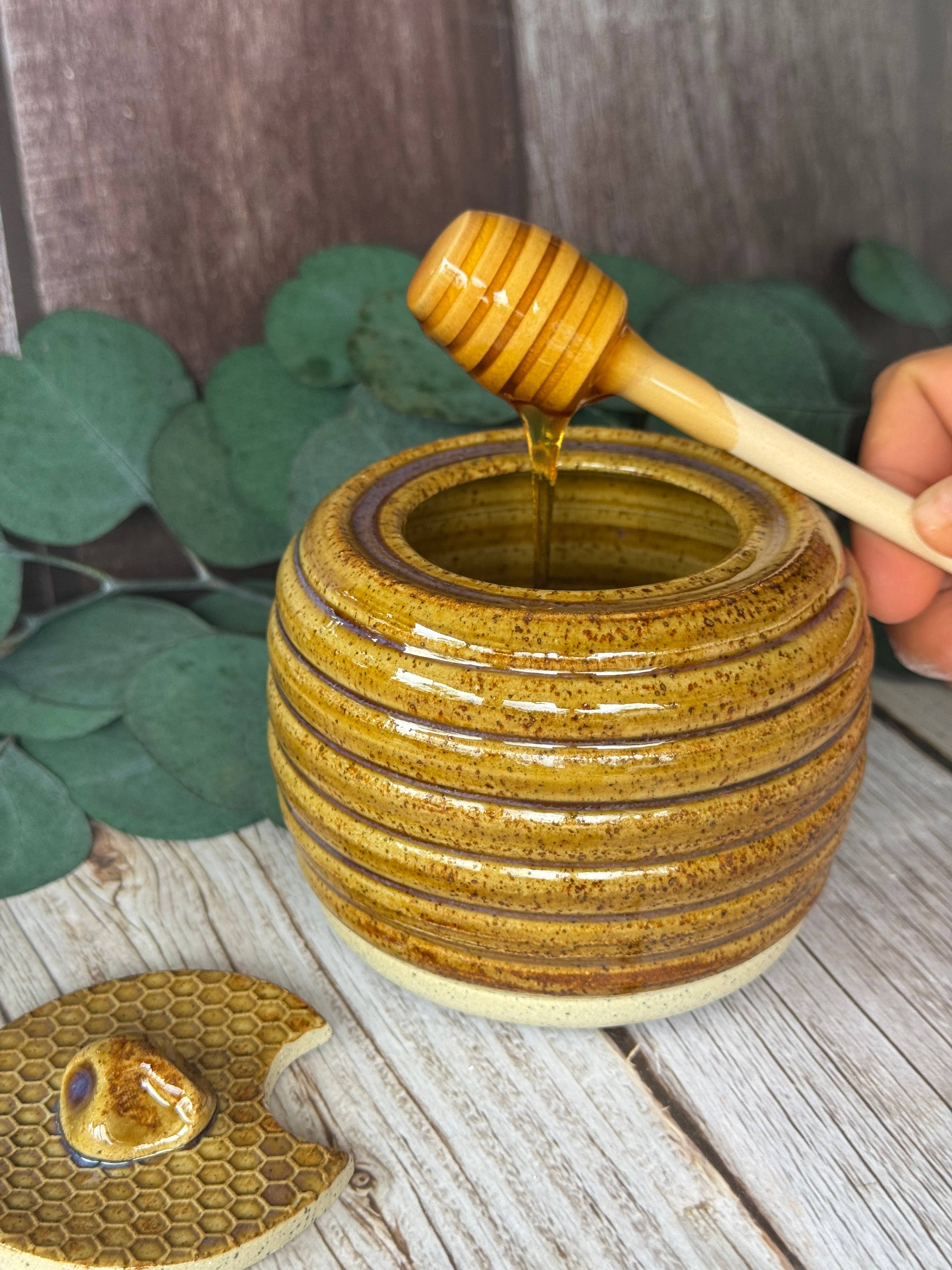 Ceramic Honey Pot: With golden Bee