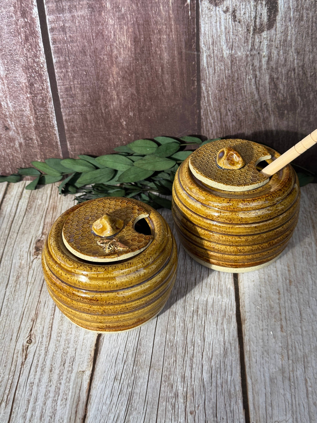 Ceramic Honey Pot: With golden Bee
