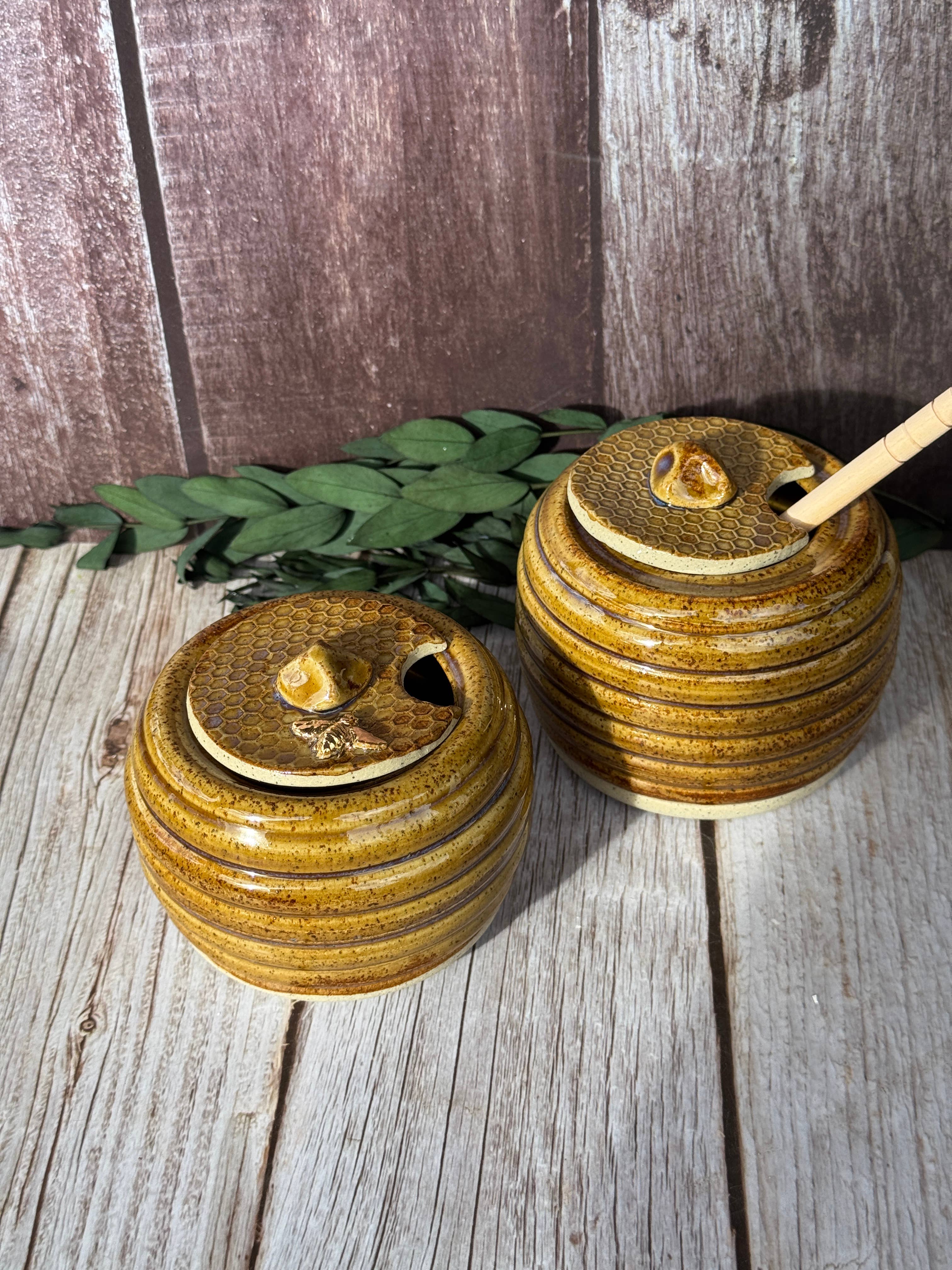 Ceramic Honey Pot: With golden Bee