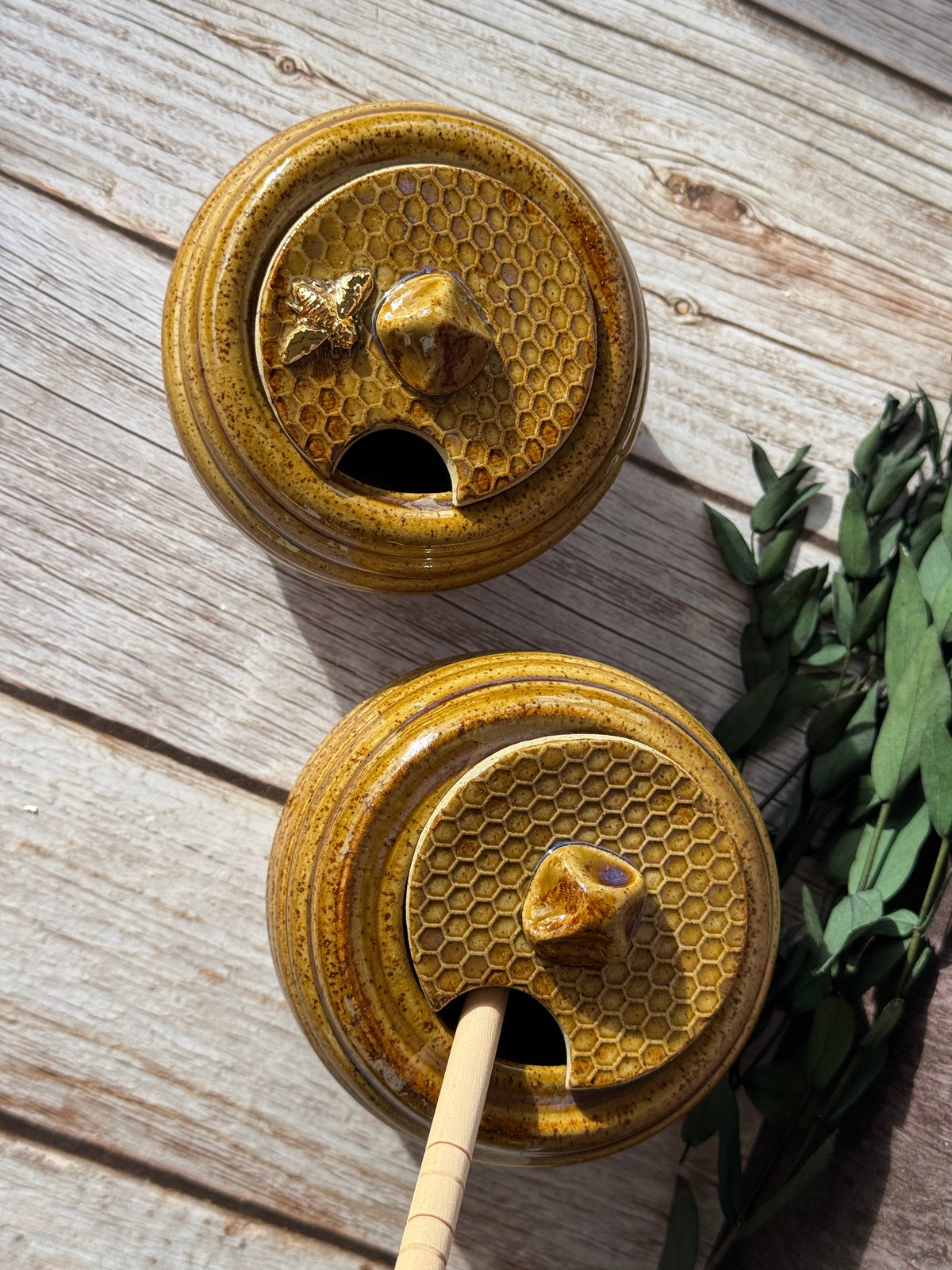 Ceramic Honey Pot: With golden Bee