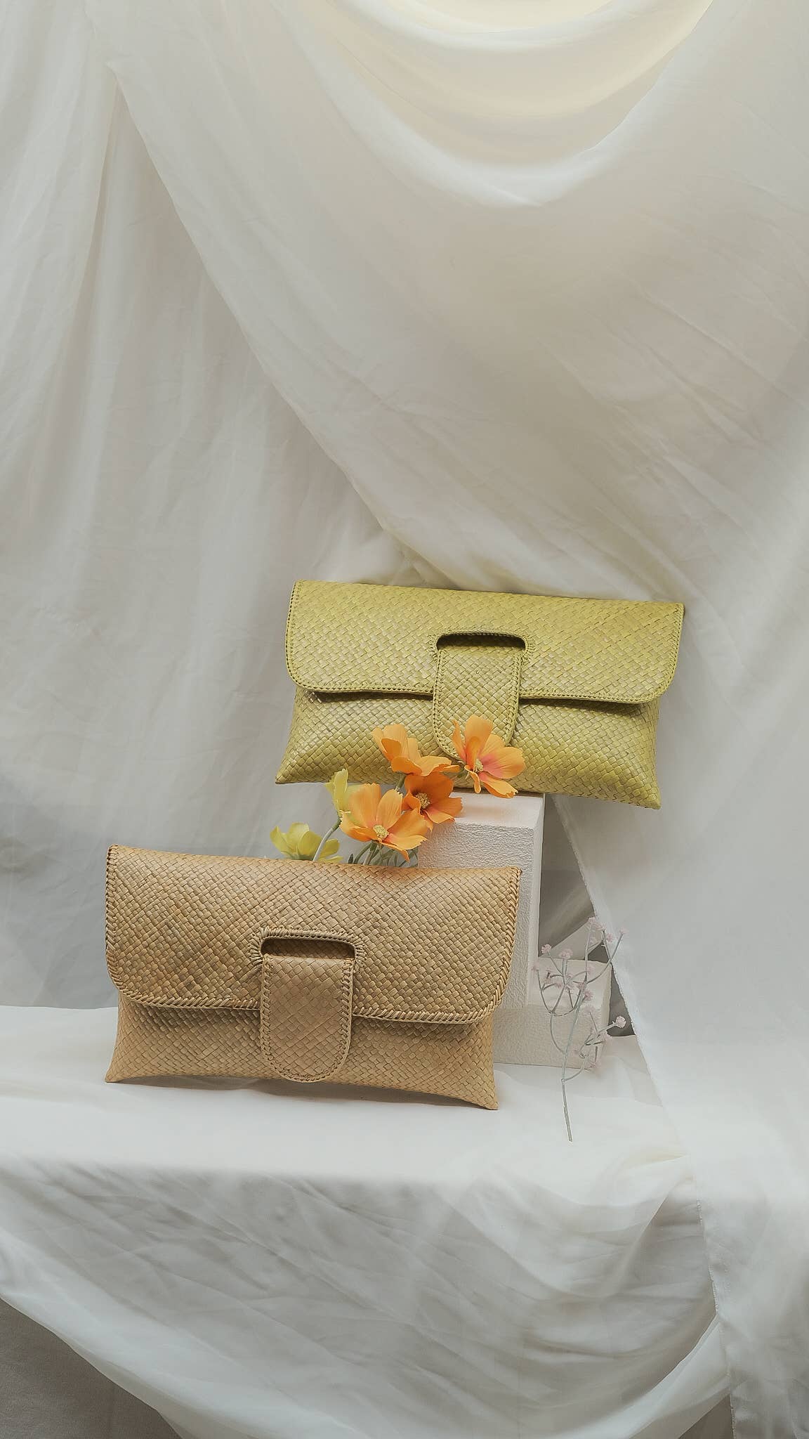 Kaya Envelope Clutch: Off-White